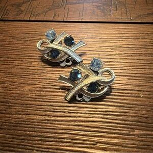 Vintage Coro Silver Tone Rhinestone Ribbon Clip-On Earrings Bow 1950s Jewelry